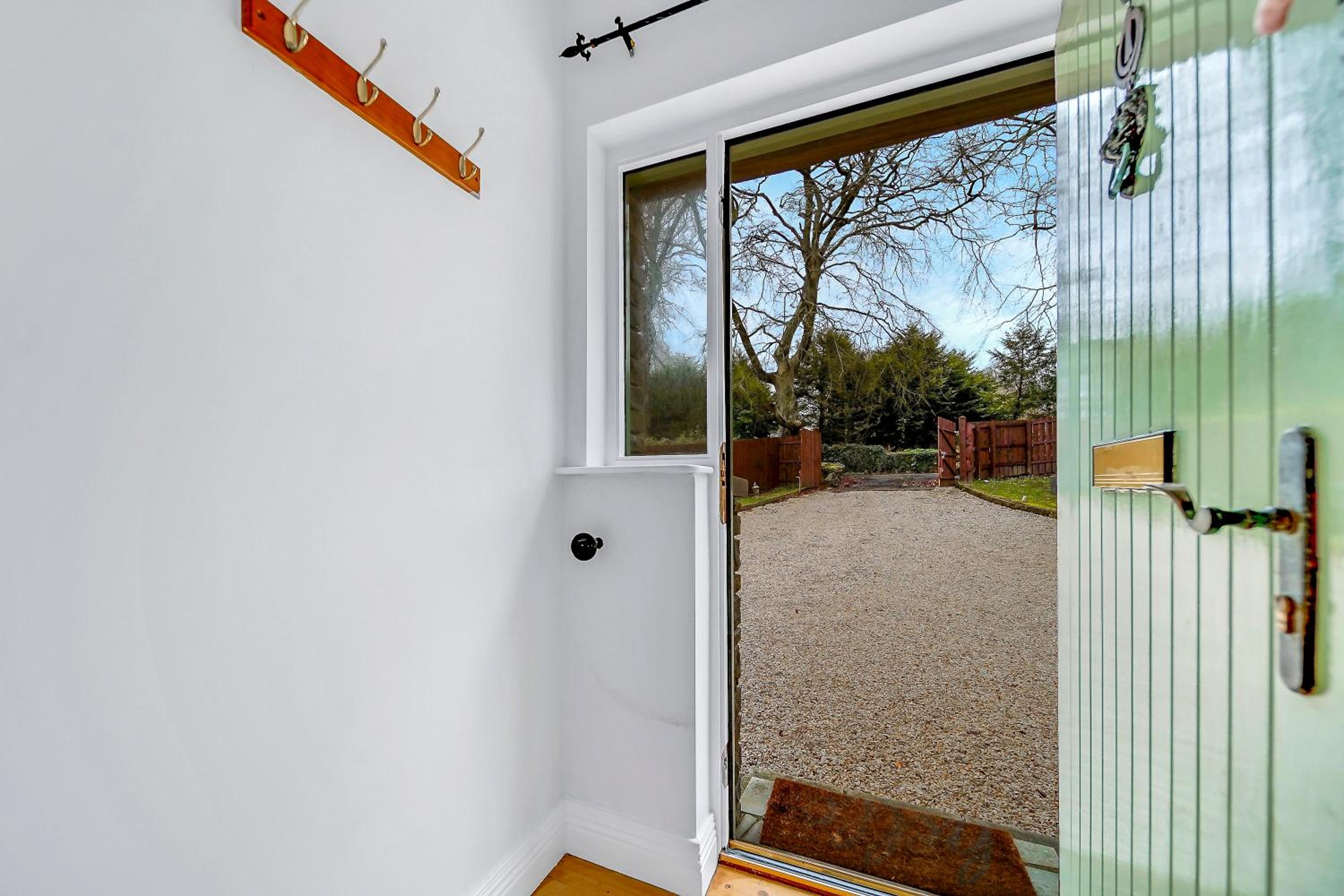 Spacious Coastal Accommodation with Games Room - Sleeps 10 view 3