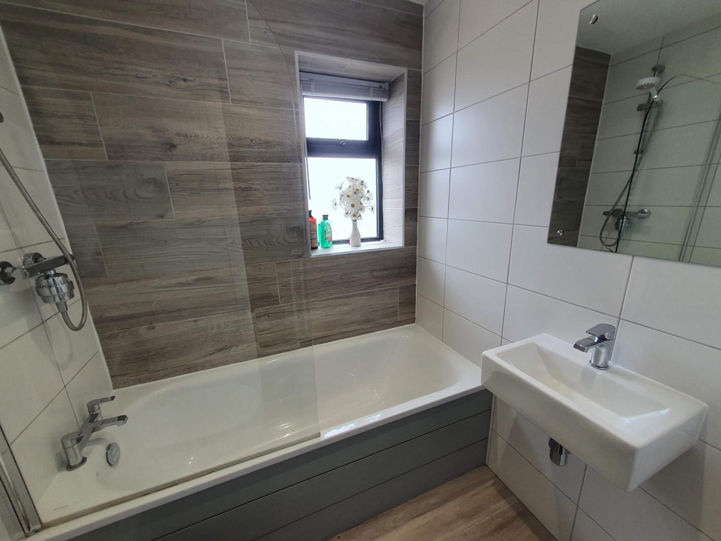 Elm Apartment by Cliftonvalley Apartments view 5