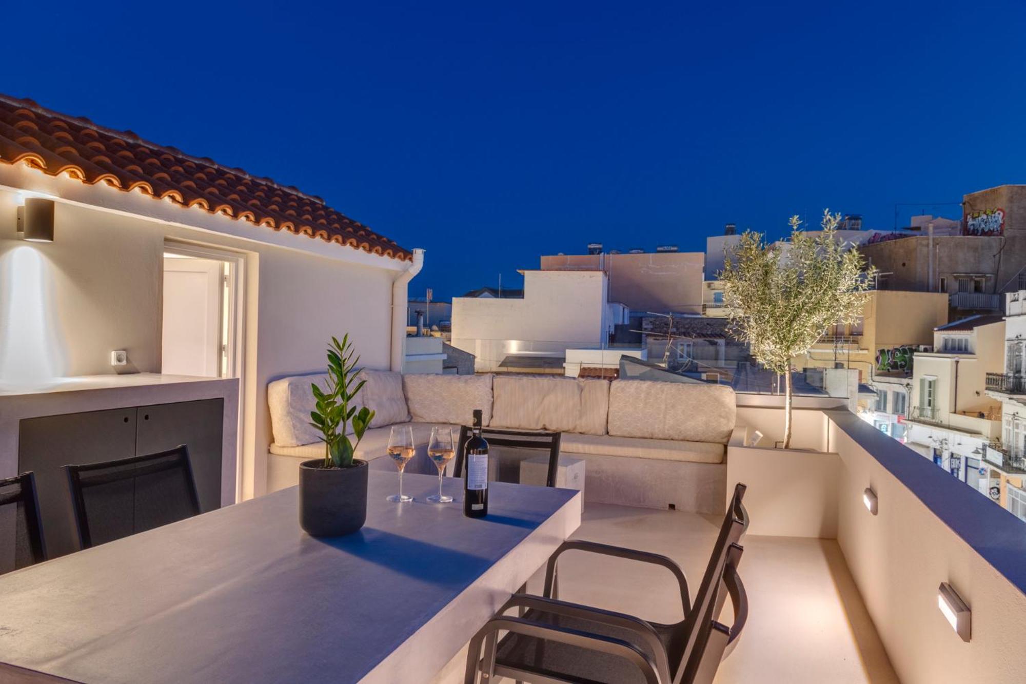 The Heart of Syra - Your Home in Ermoupolis photo 4