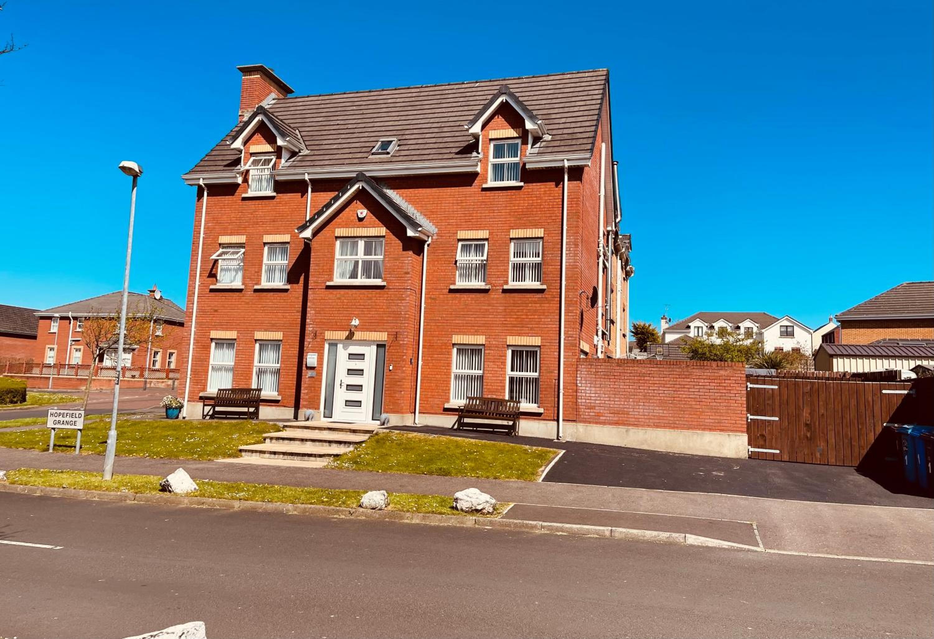 Luxury Portrush Holiday Homes - The Grange, Portrush Sleeps 12 - 6 bedrooms