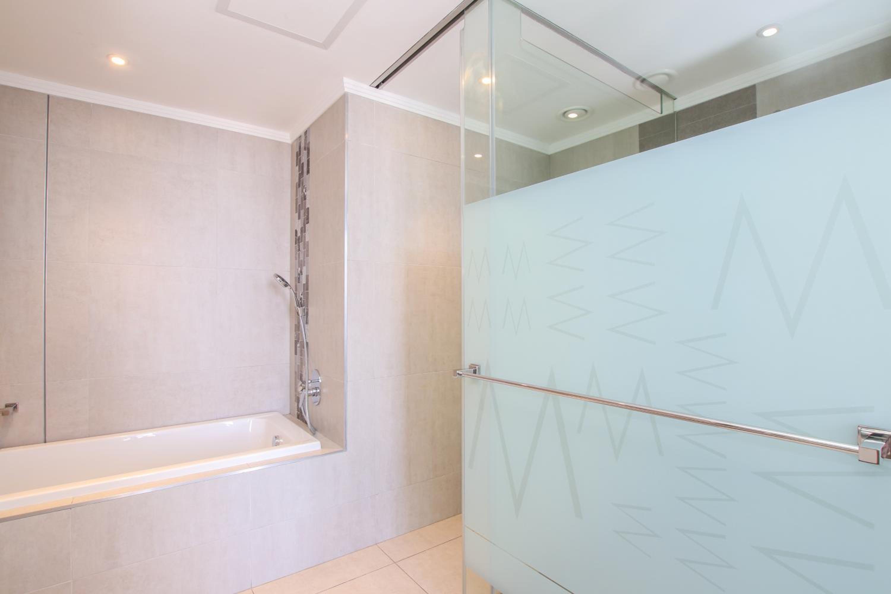 Sandton Smart Apartment Eleven