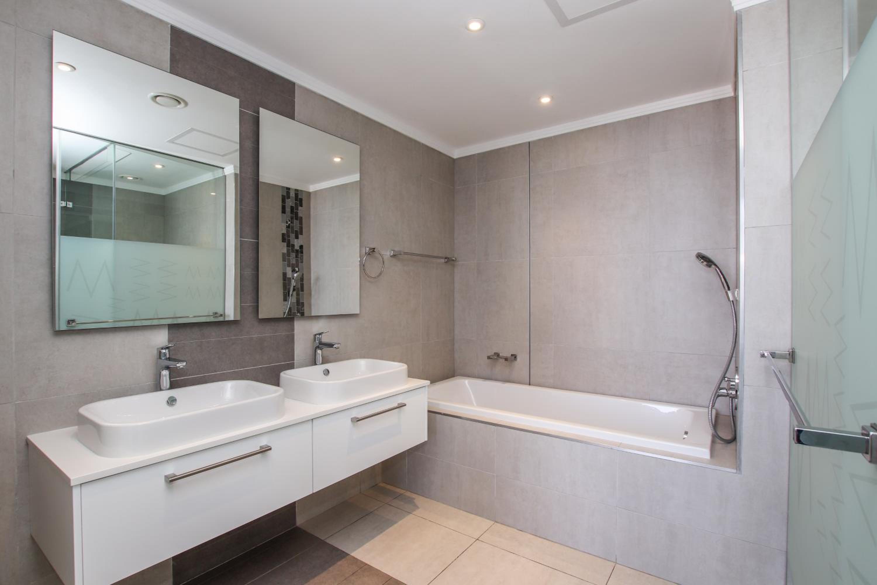 Sandton Smart Apartment Eleven