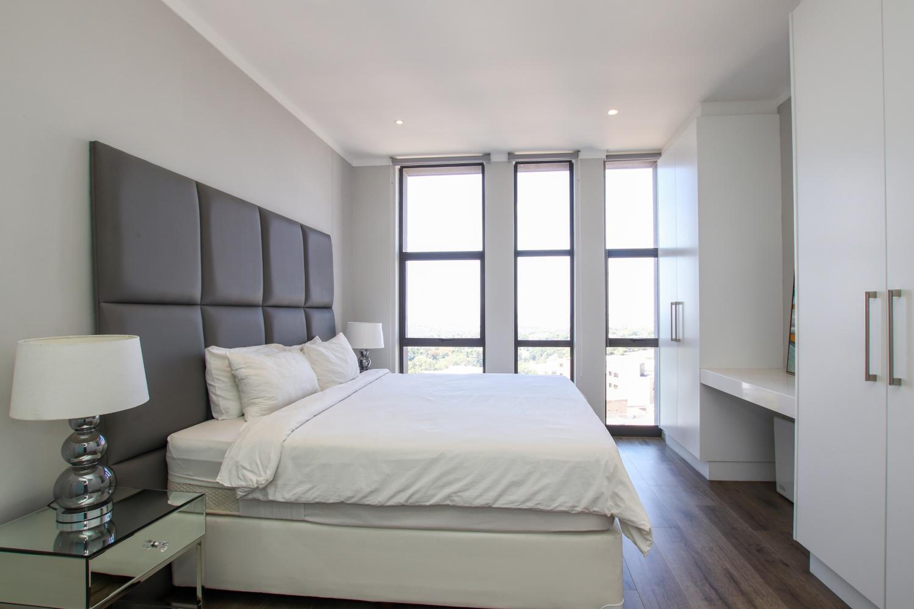Sandton Smart Apartment Eleven