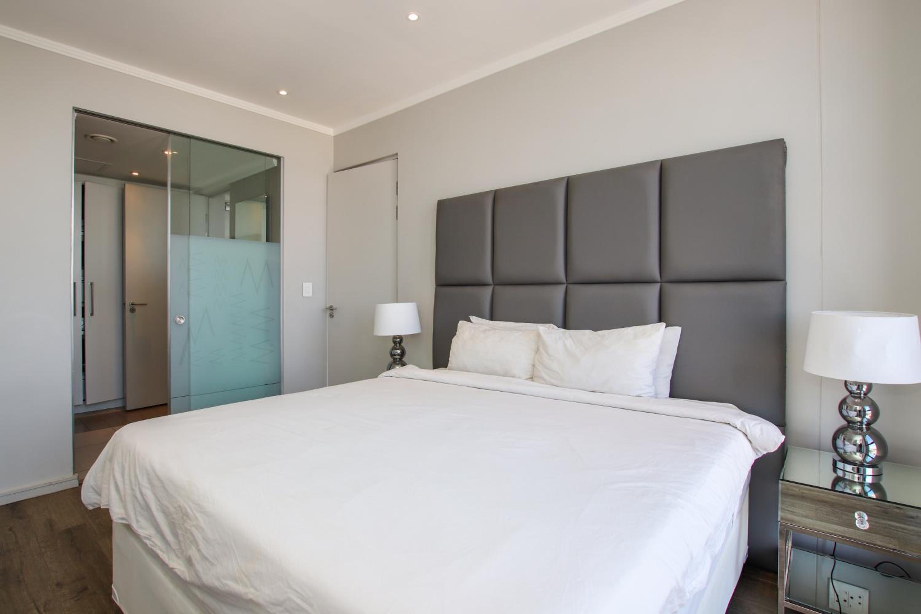 Sandton Smart Apartment Eleven