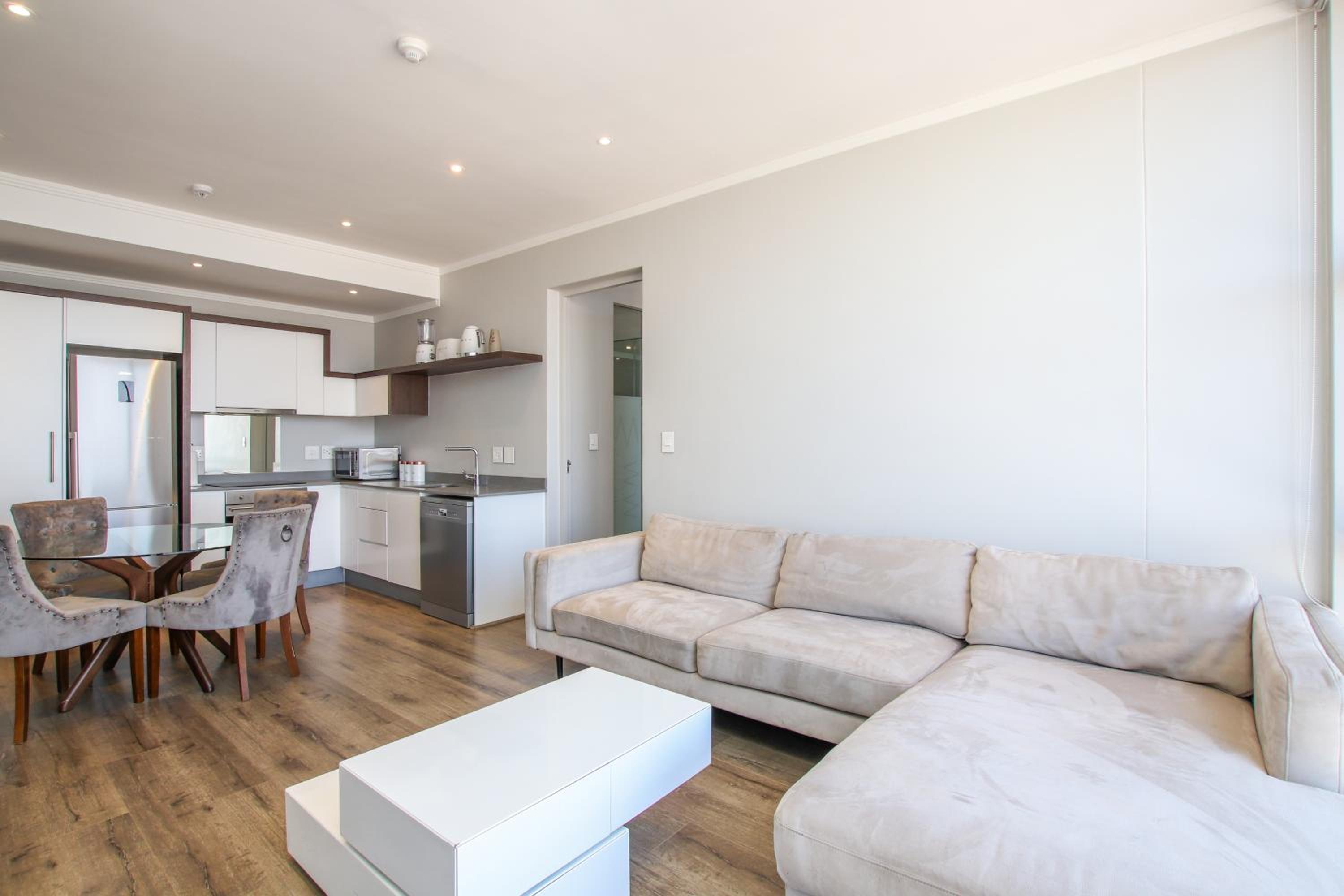 Sandton Smart Apartment Eleven