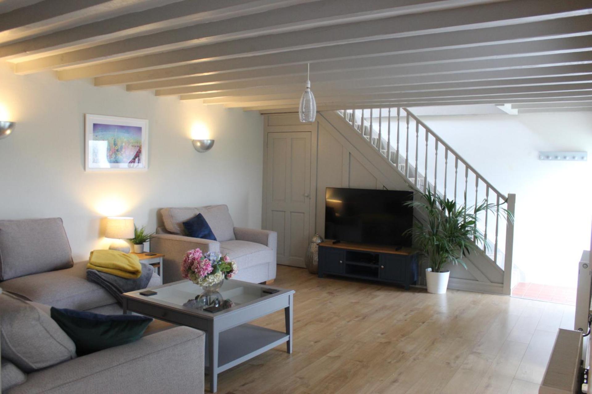 Ryelands Cottage view 4