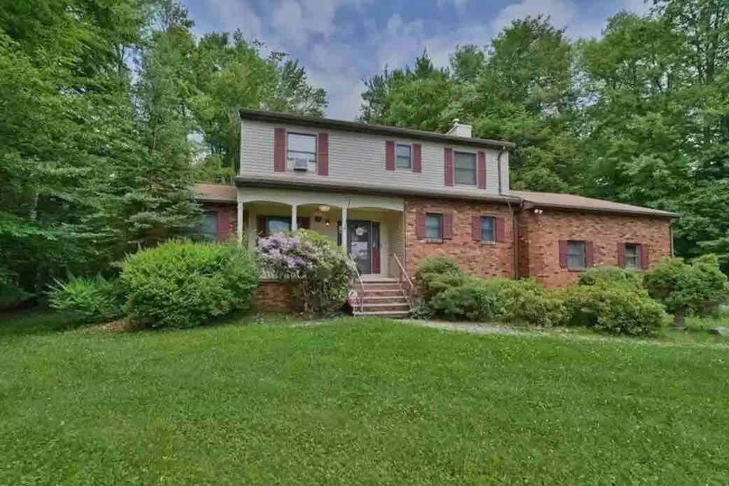 Hotel Charming Residential Home with Lots of fun - Image 1