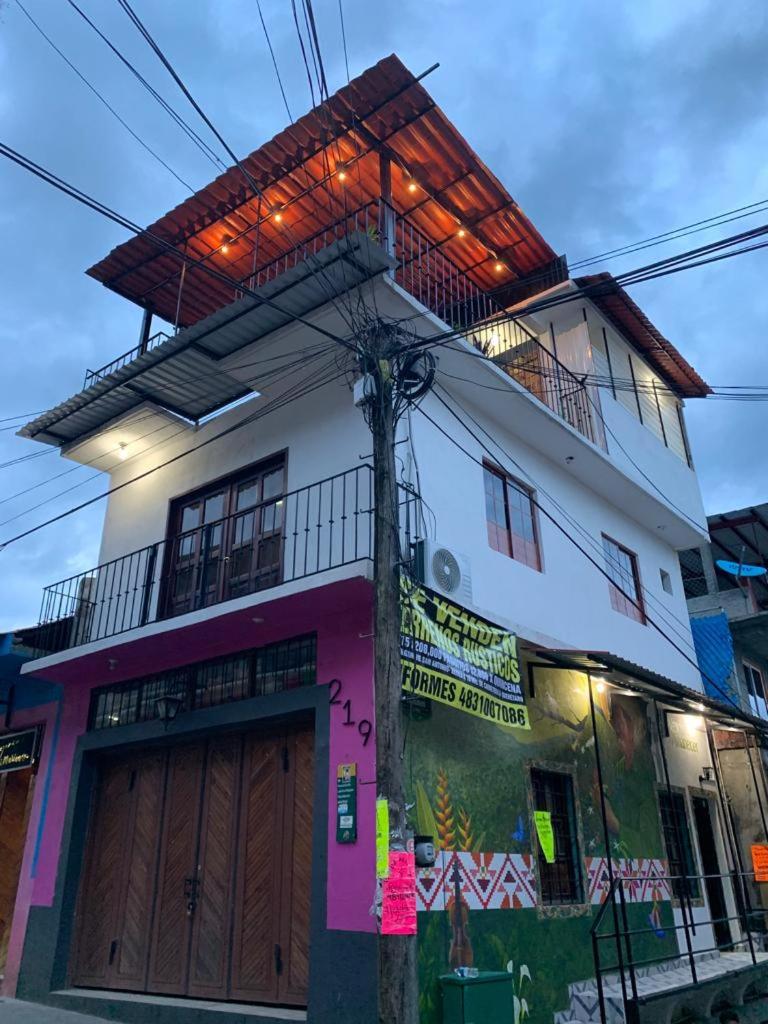 Hotel verde amanecer - Image 1