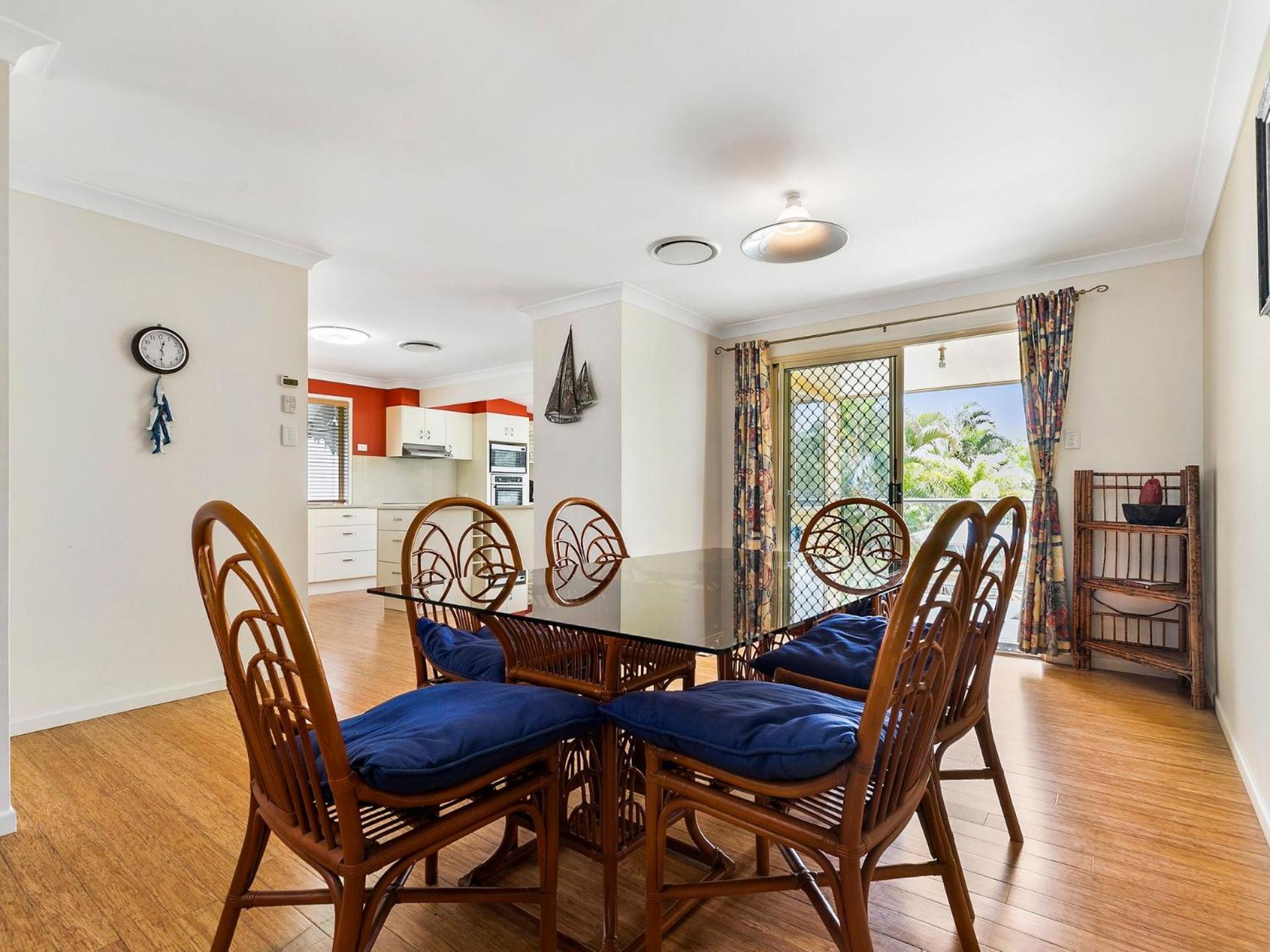 32 Bombala Crescent Rainbow Beach Aircon Pool Pets welcome