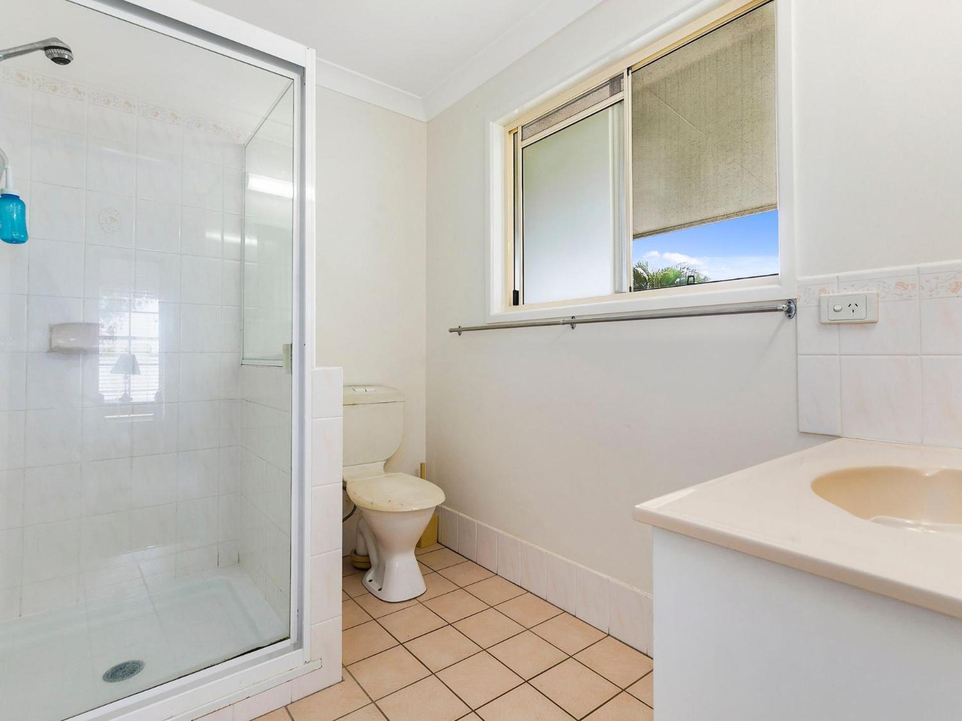 32 Bombala Crescent Rainbow Beach Aircon Pool Pets welcome
