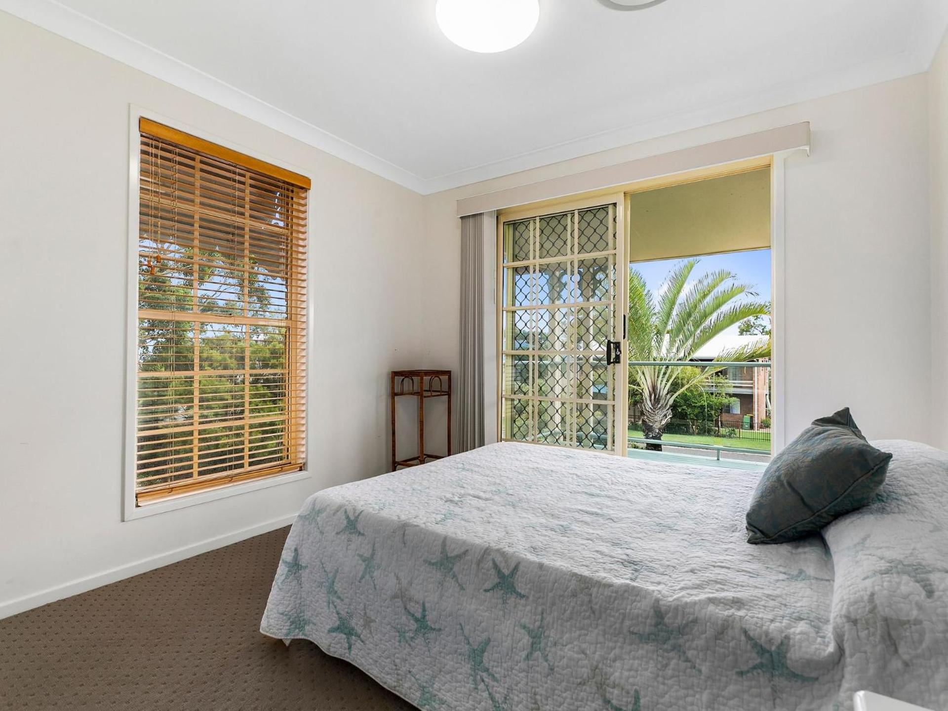 32 Bombala Crescent Rainbow Beach Aircon Pool Pets welcome