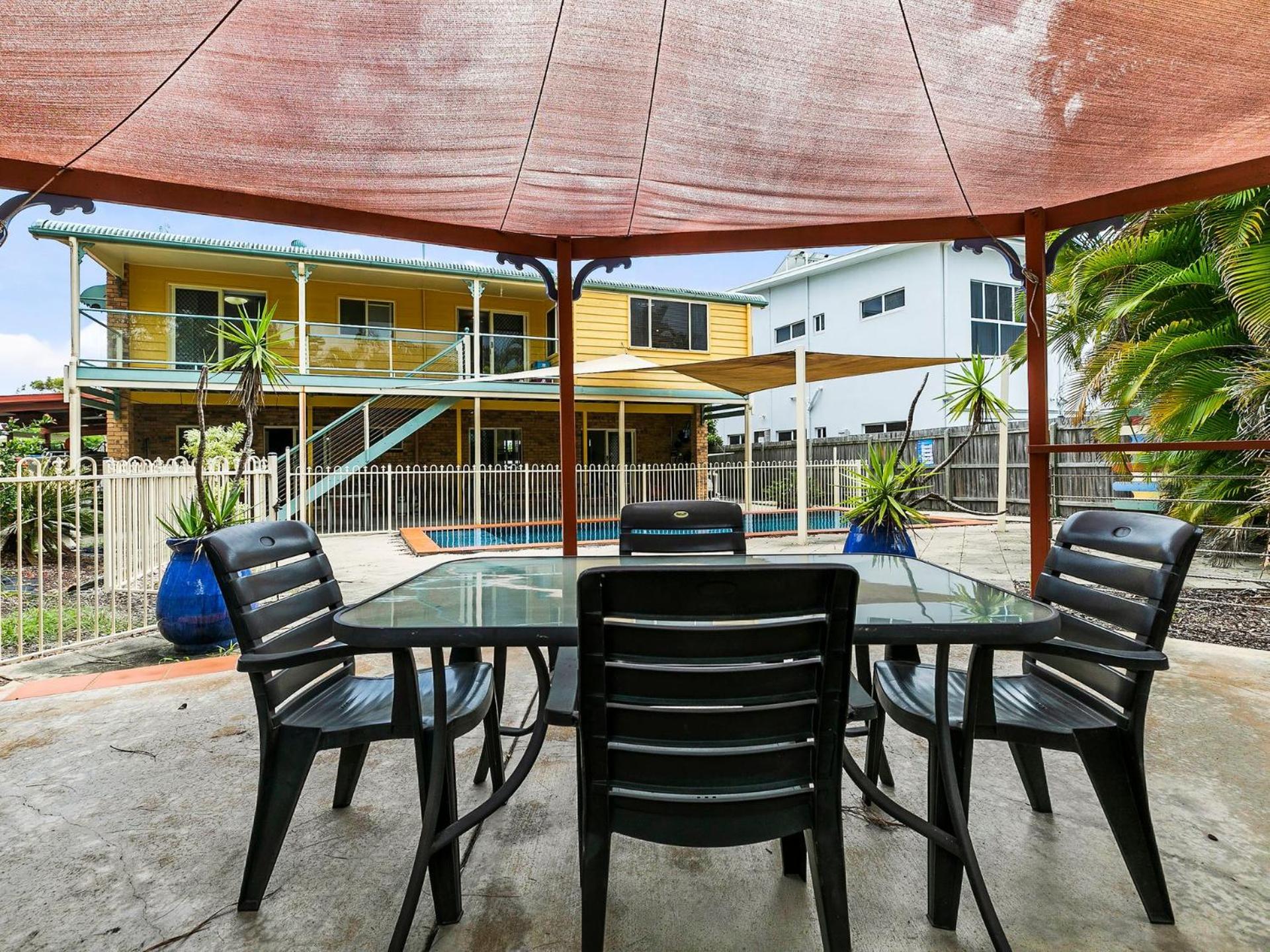 32 Bombala Crescent Rainbow Beach Aircon Pool Pets welcome
