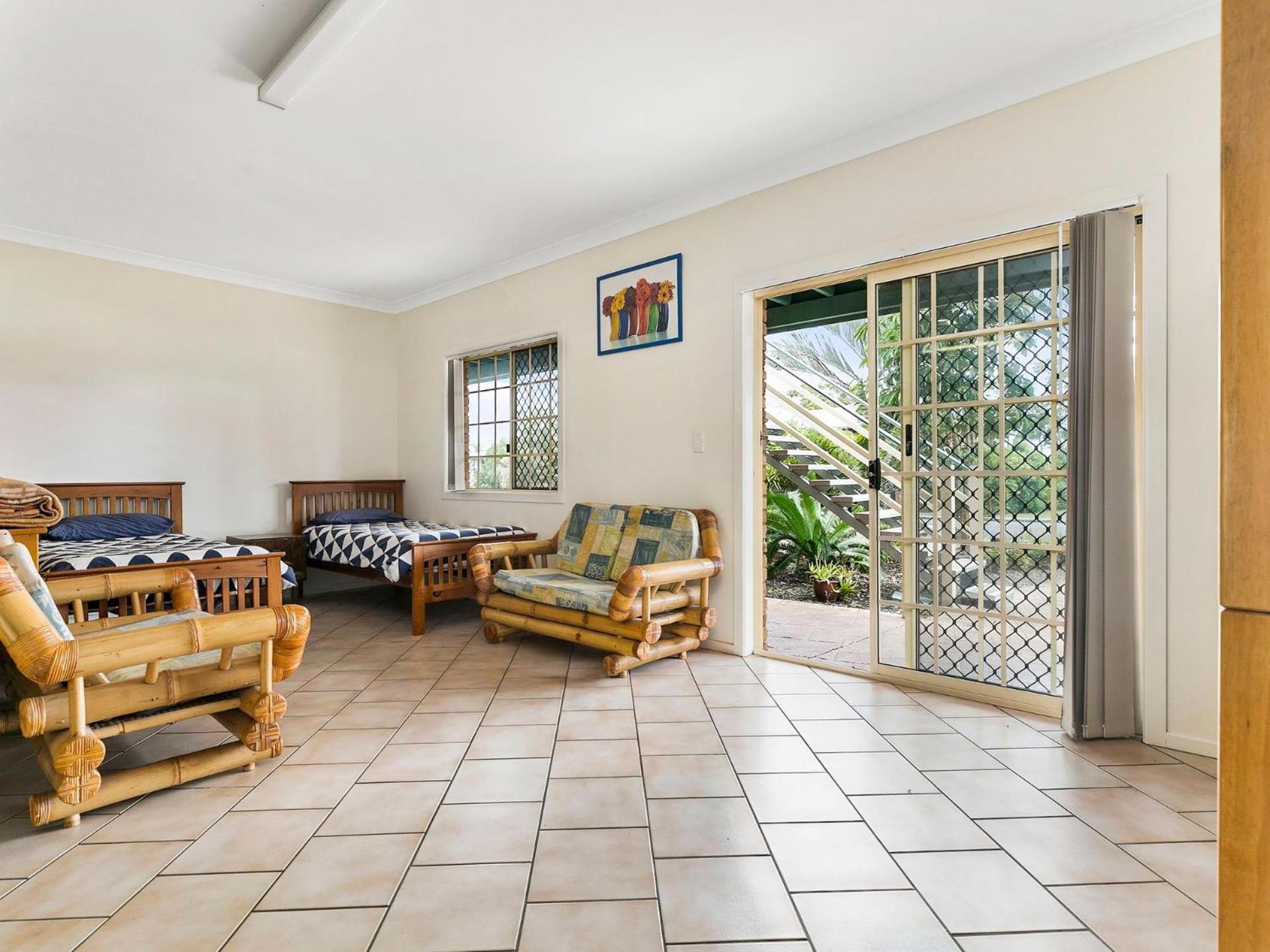 32 Bombala Crescent Rainbow Beach Aircon Pool Pets welcome