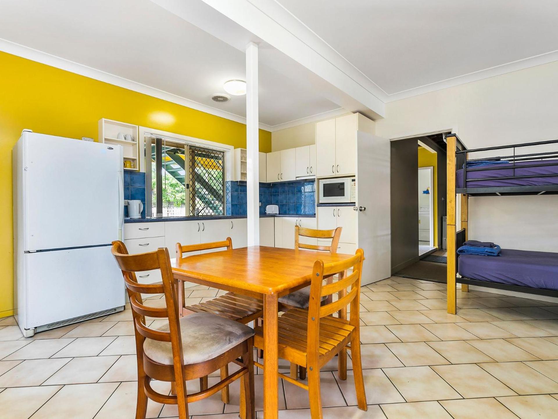 32 Bombala Crescent Rainbow Beach Aircon Pool Pets welcome
