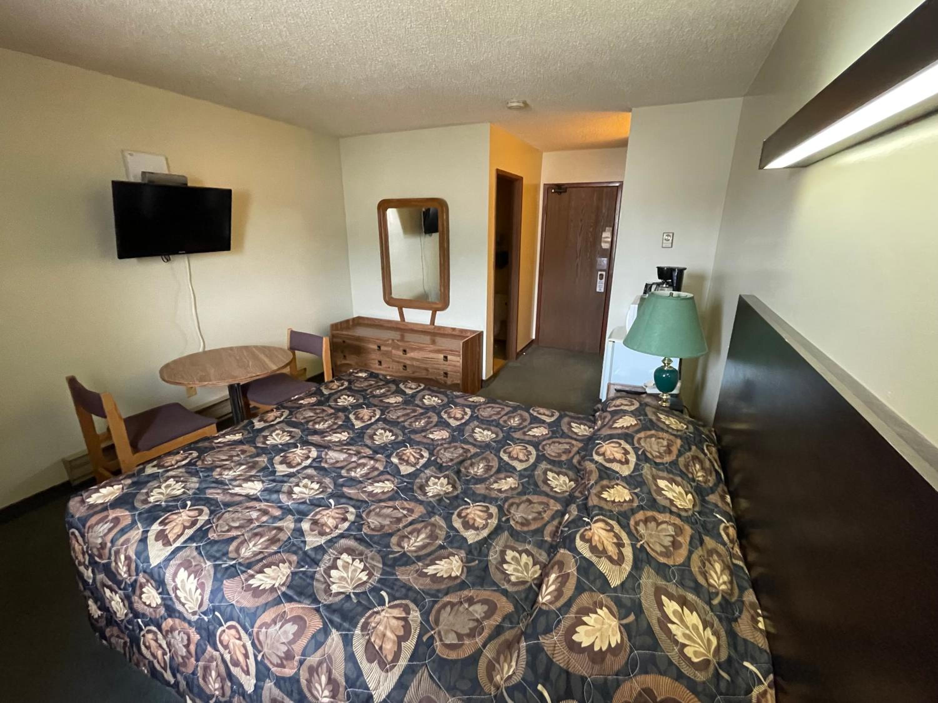 Circle 6 Motel