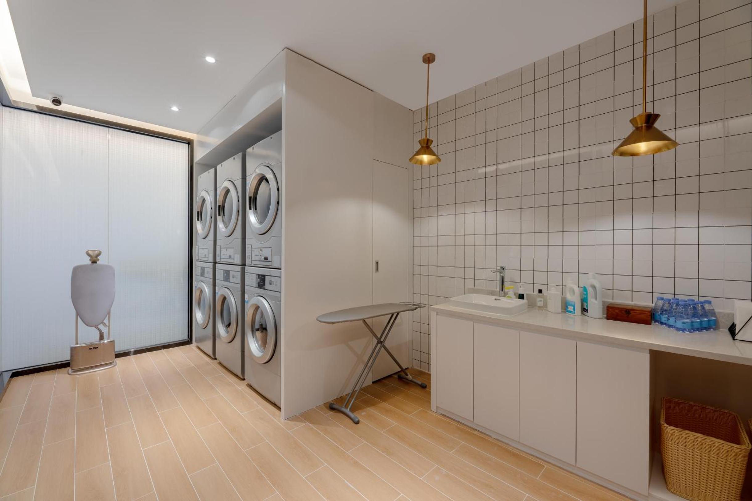 Nanning Vacations - Atour Hotel Nanning Wuxiang Headquarter Base - Property Image 3