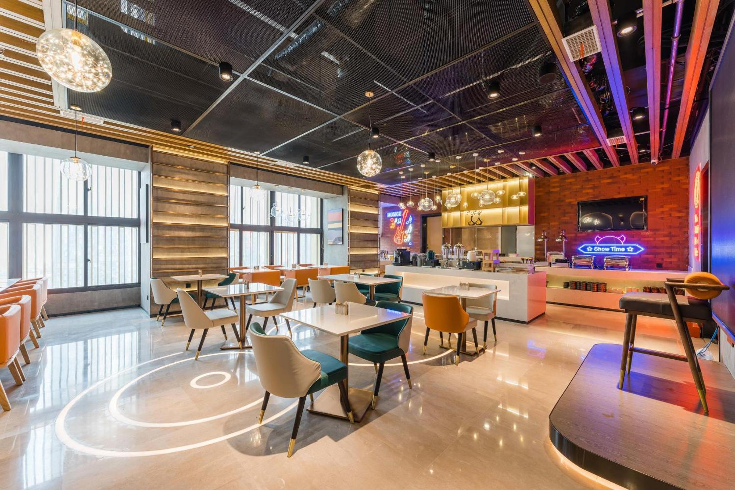 Atour Hotel Nanchang Red Valley Beach Qiushui Plaza