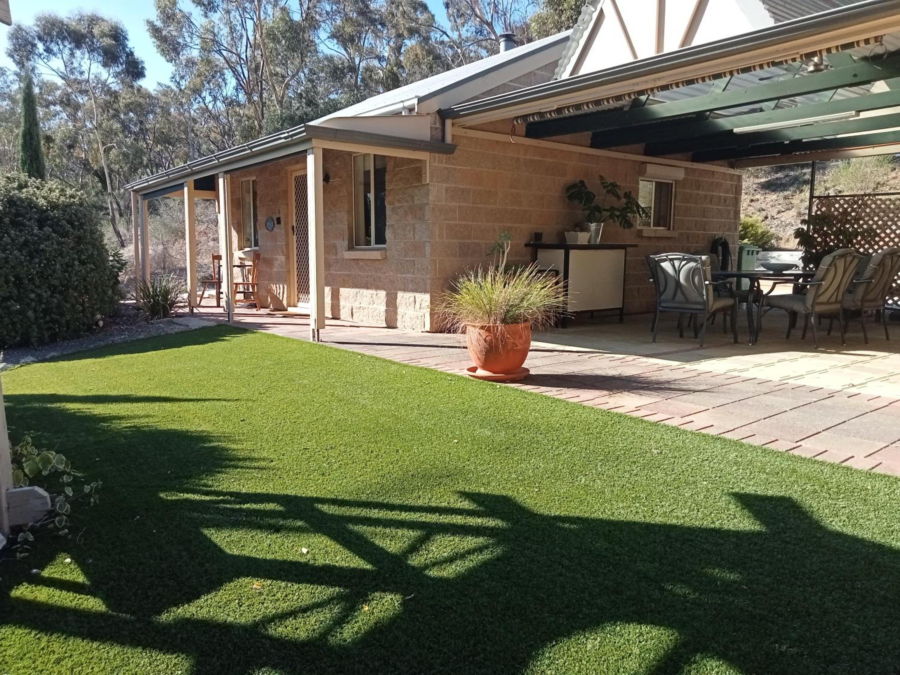 Riesling Trail & Clare Valley Cottages