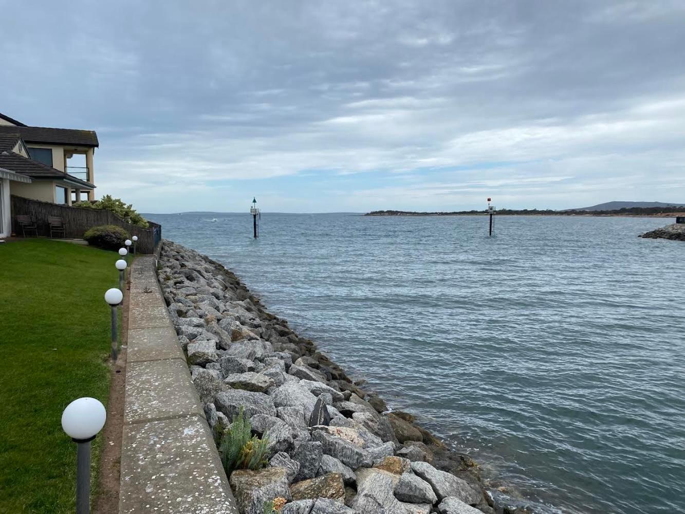 Port Lincoln Marina Waterfront Apartment view 2
