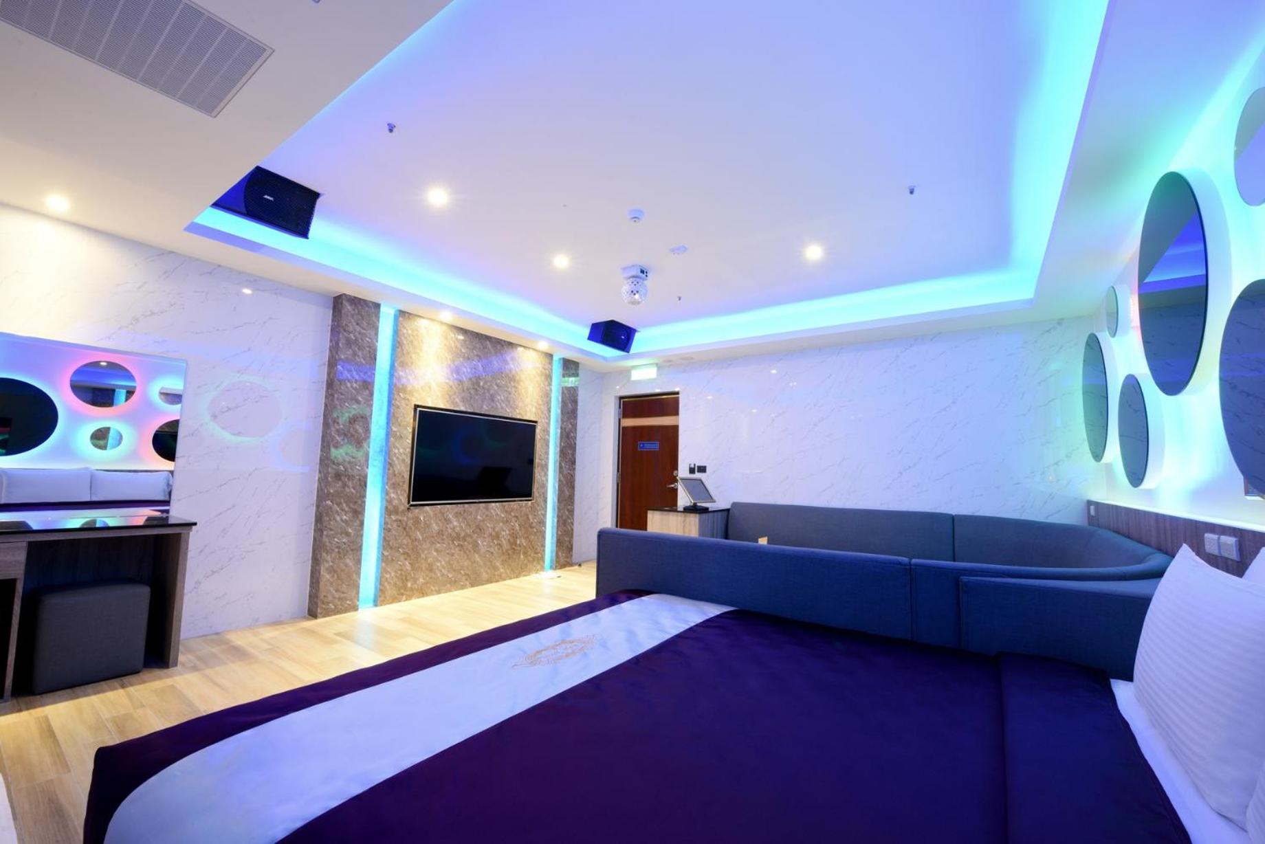 hotel room