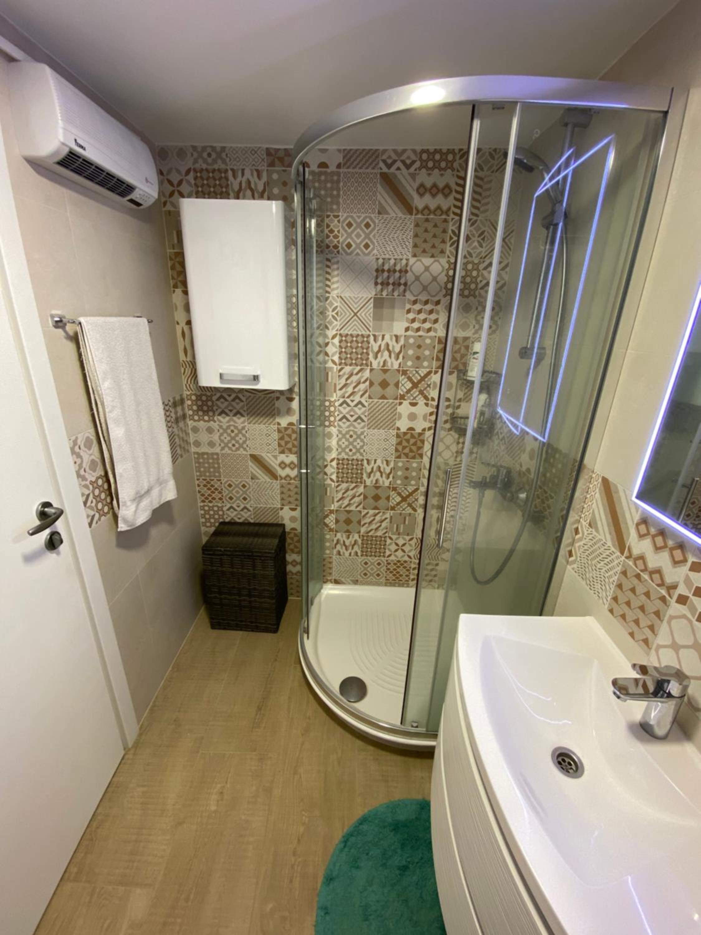 Photo 7