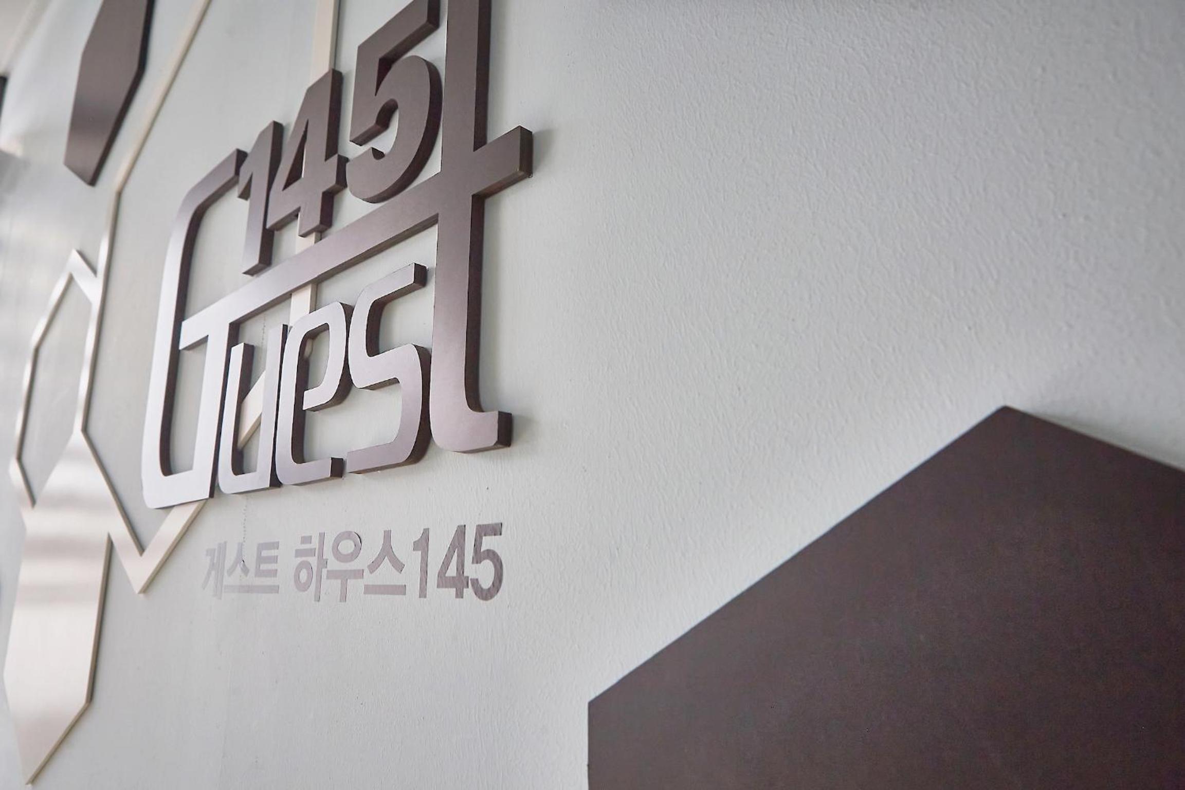 Guest 145, photo 31