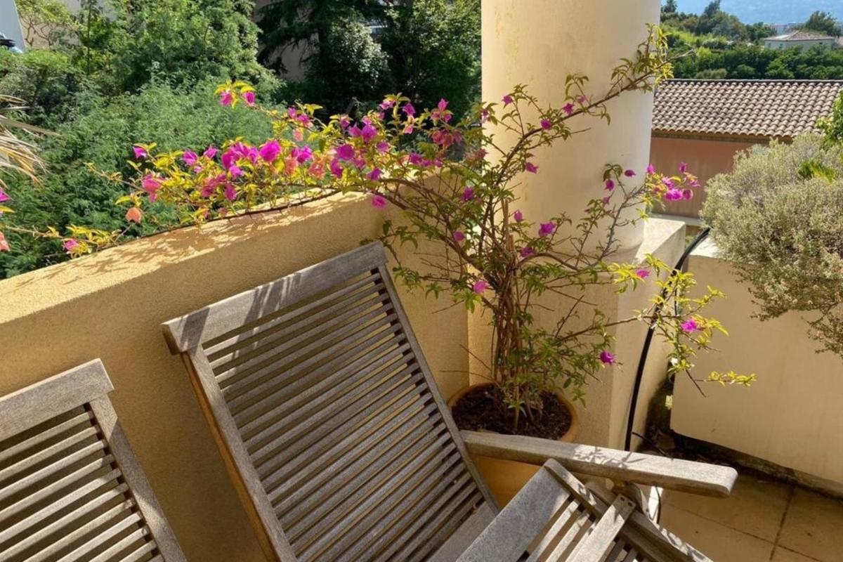 Quiet apartment with terrace & pool - Cannes photo 3