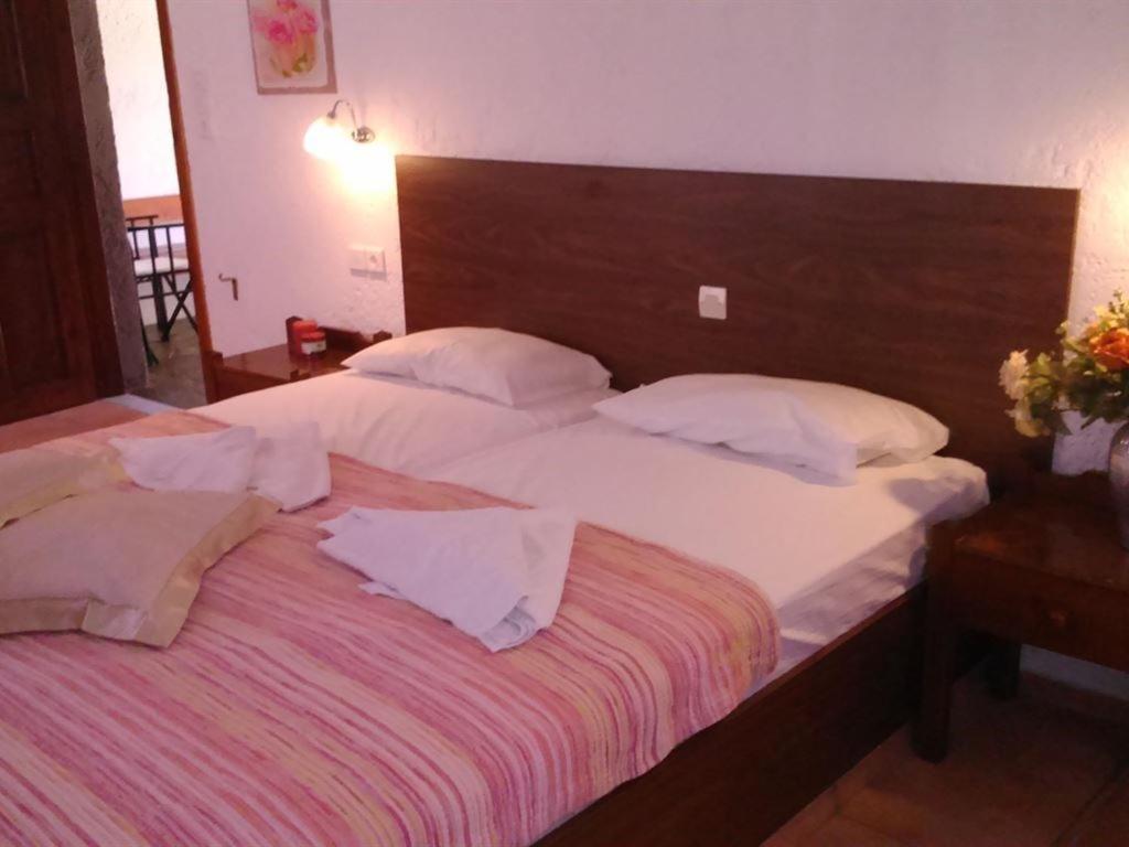 Hotel Fotula Studios - Image 1