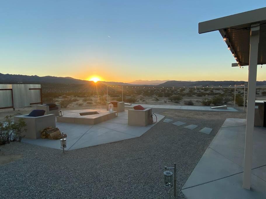 CASA DE SUNSET-JTNP -The Ultimate Desert Getaway view 4