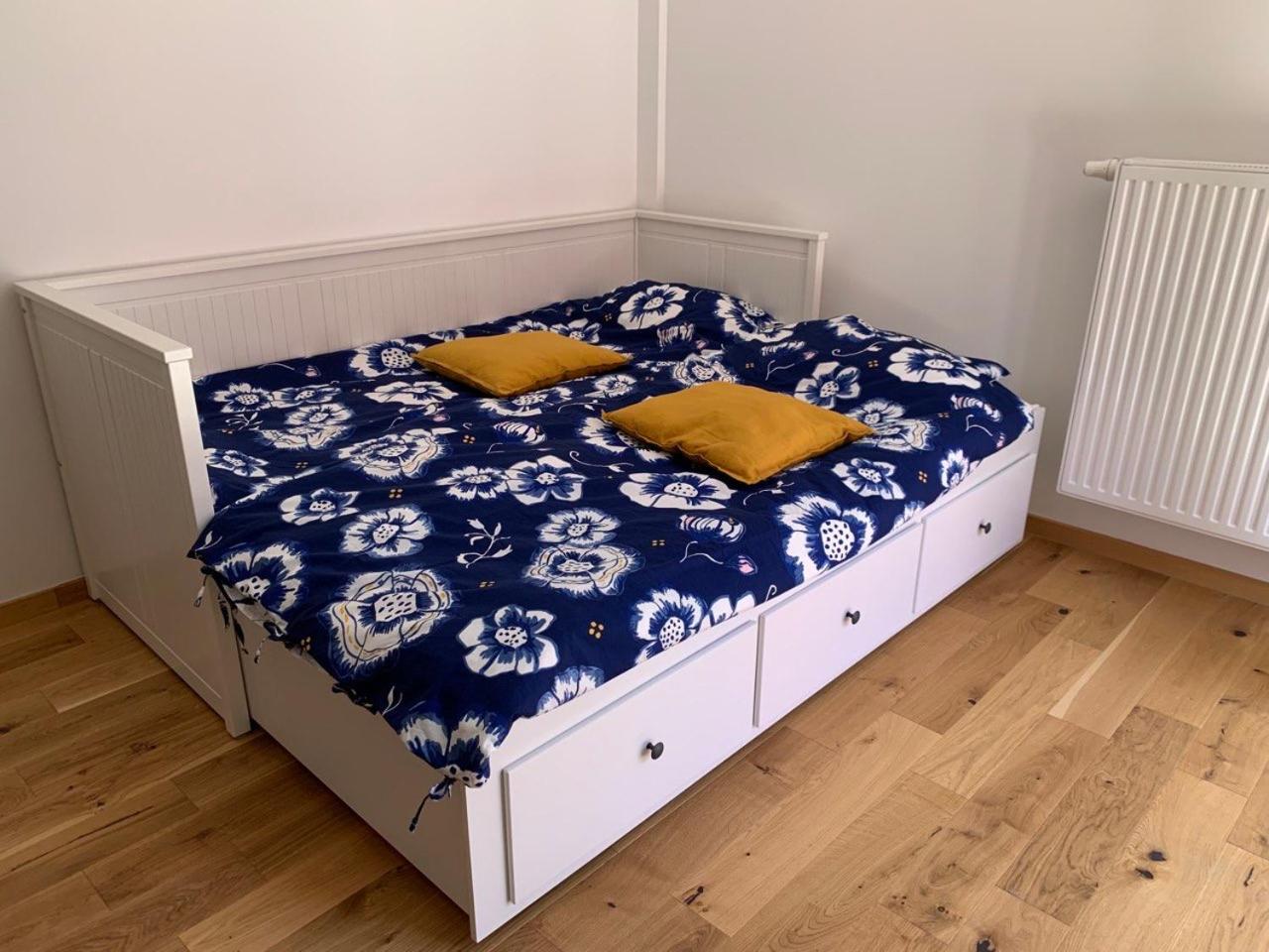 Lovely studio appartment with patio near the sea view 2
