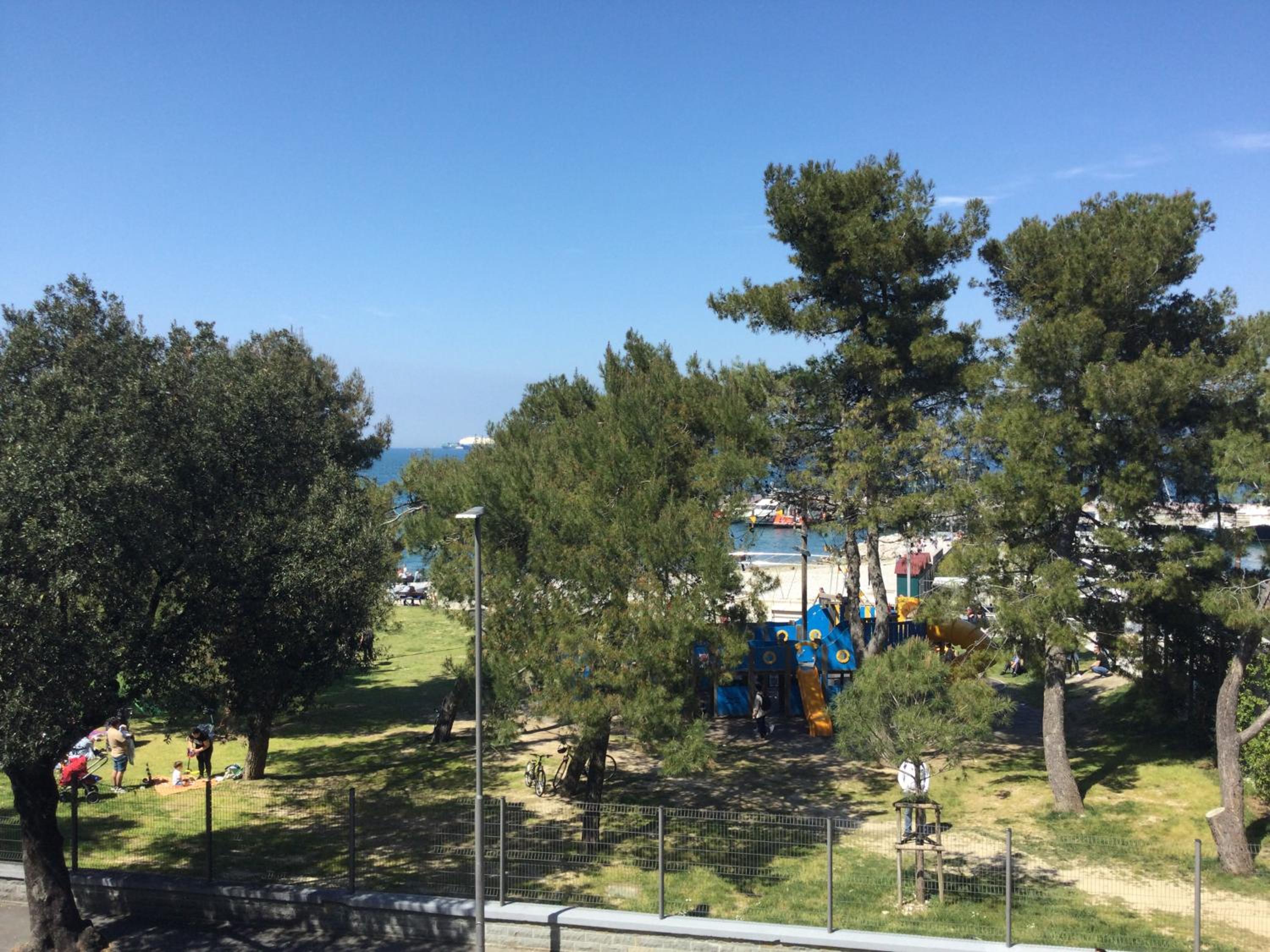 Lovely studio appartment with patio near the sea view 4