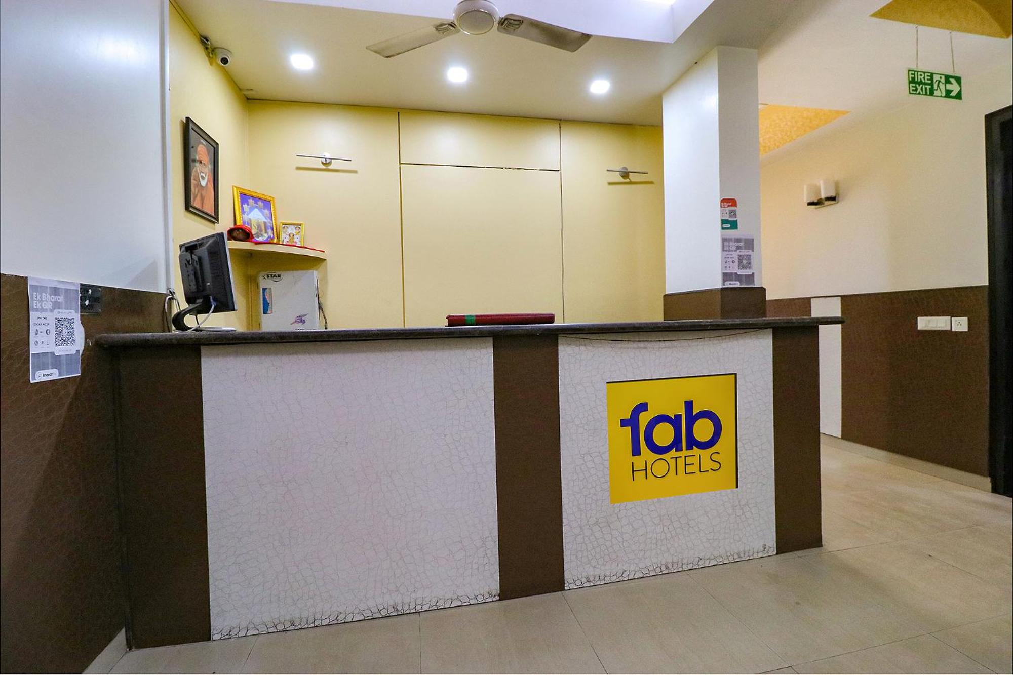 Lobby & Reception