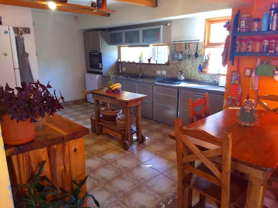 Hermosa Casa cerca del Teleférico Cerro Otto