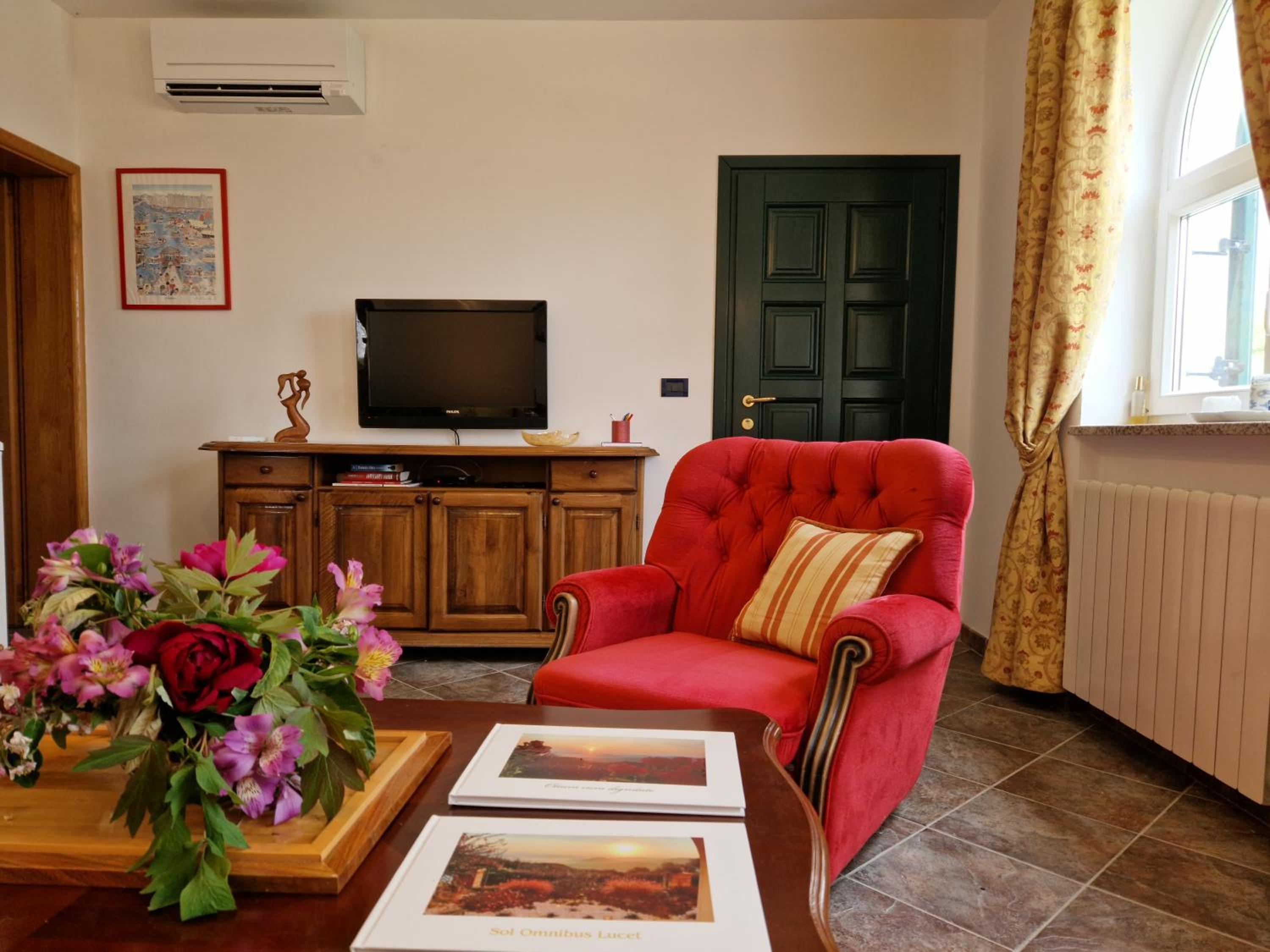 Apartment Cristina with stunning view view 4