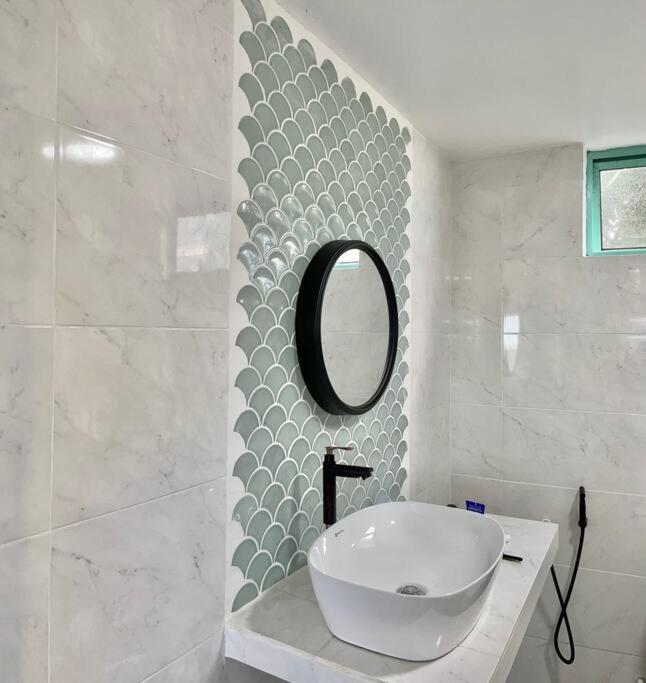 Wifi Netflix Tiny House near Jetty of Kuala Besut 4 pax view 2