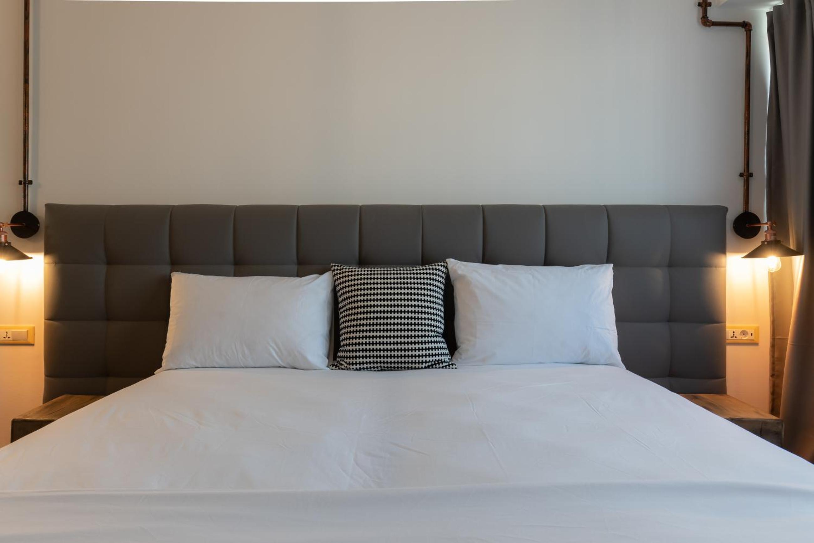 Amazing Apartments @ Aiolou Str.