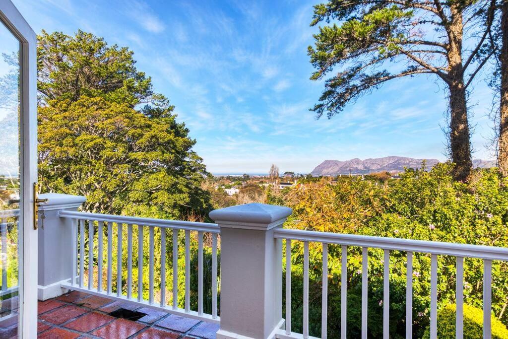Idyllic Constantia Home view 4