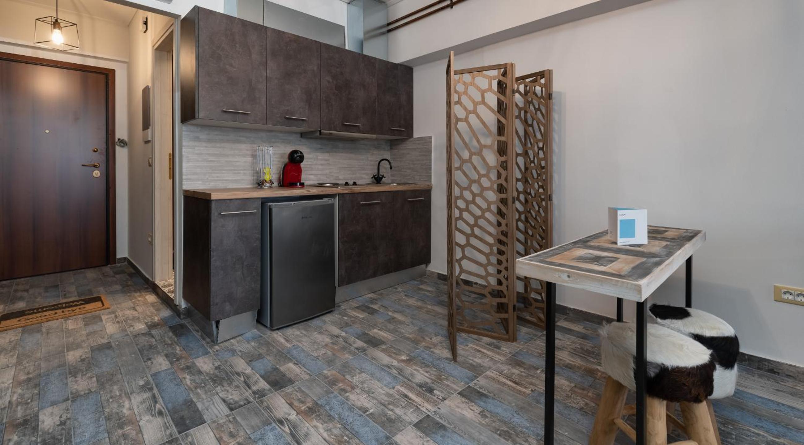 Amazing Apartments @ Aiolou Str.