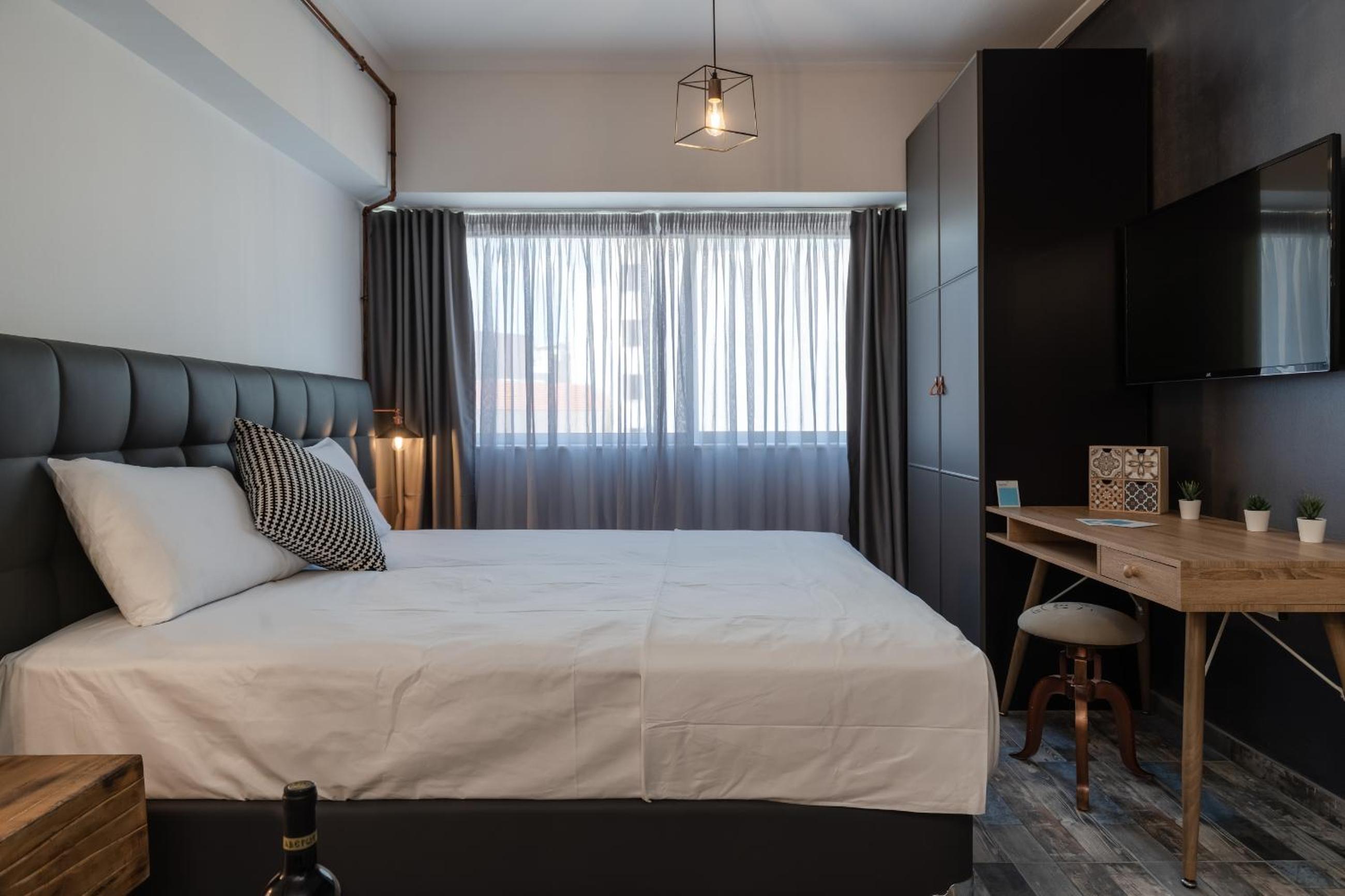 Amazing Apartments @ Aiolou Str.
