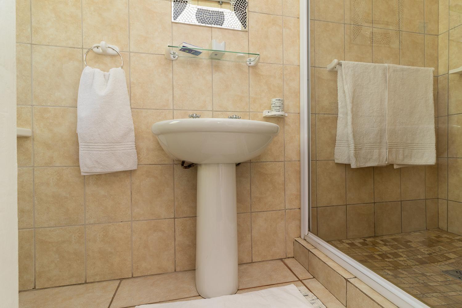 Tyger Classique Self-Catering Cape Town, Tyger Valley view 4