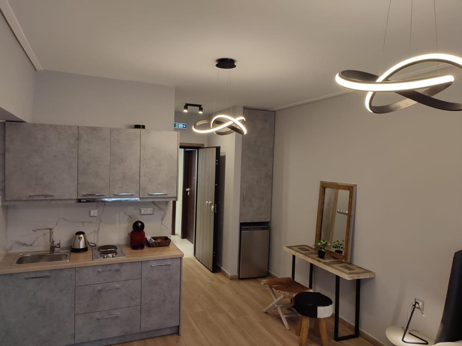 Amazing Apartments @ Aiolou Str.