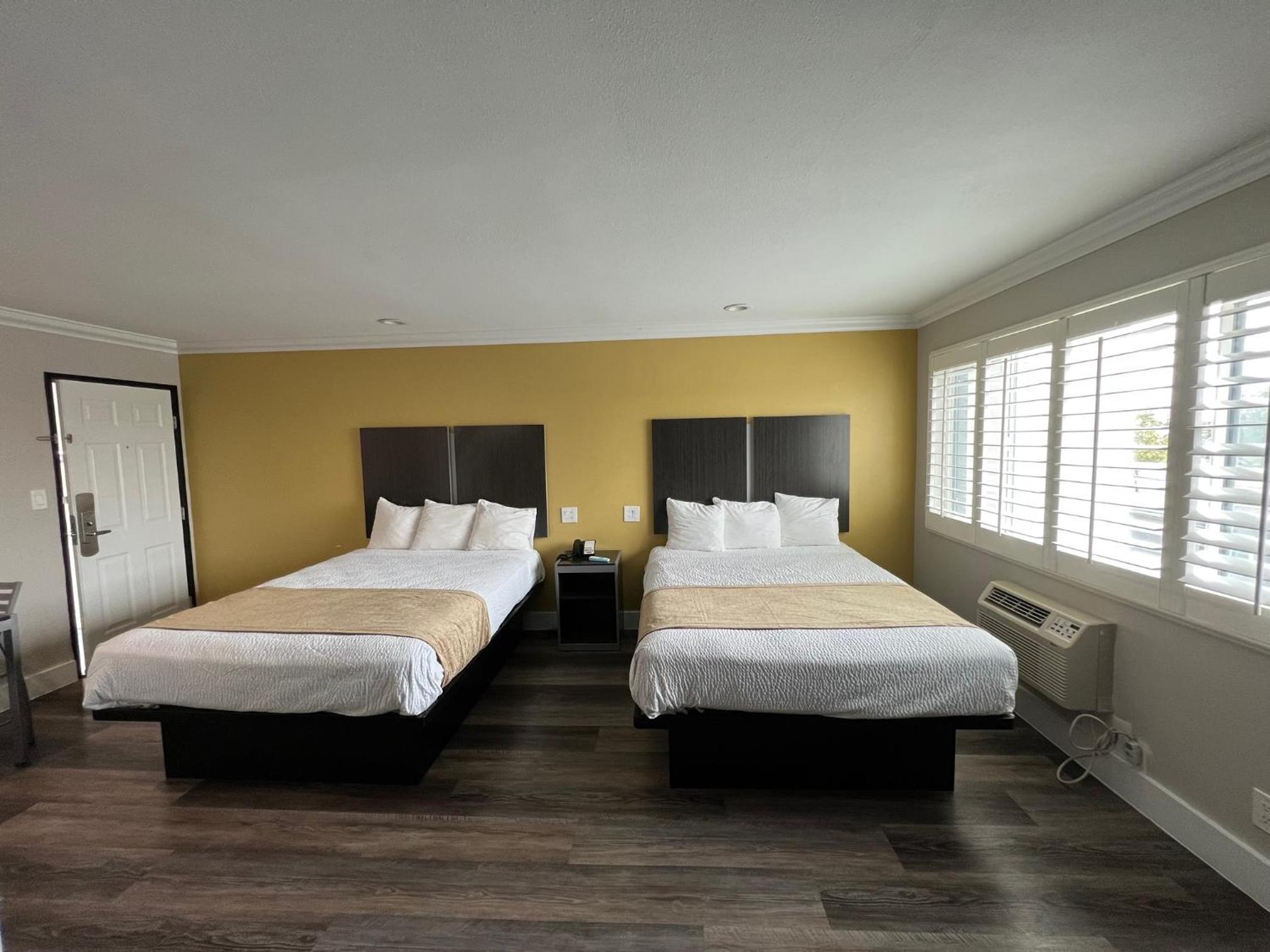 Deluxe Inn Hawthorne/ LAX