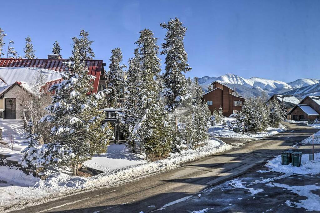 NEW! Modern Getaway w/ Hot Tub: Ski, Hike & Bike! view 3