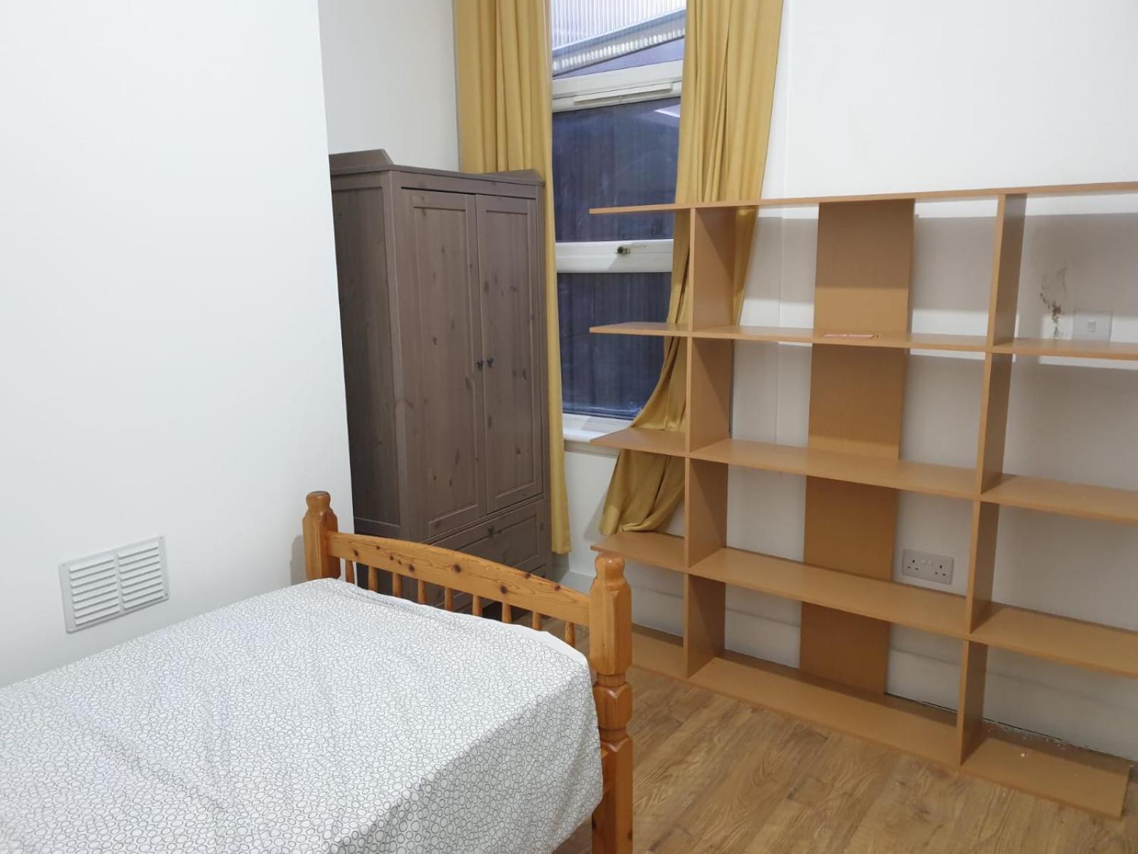 Croydon Vacations - Burney Tomar House - Property Image 1