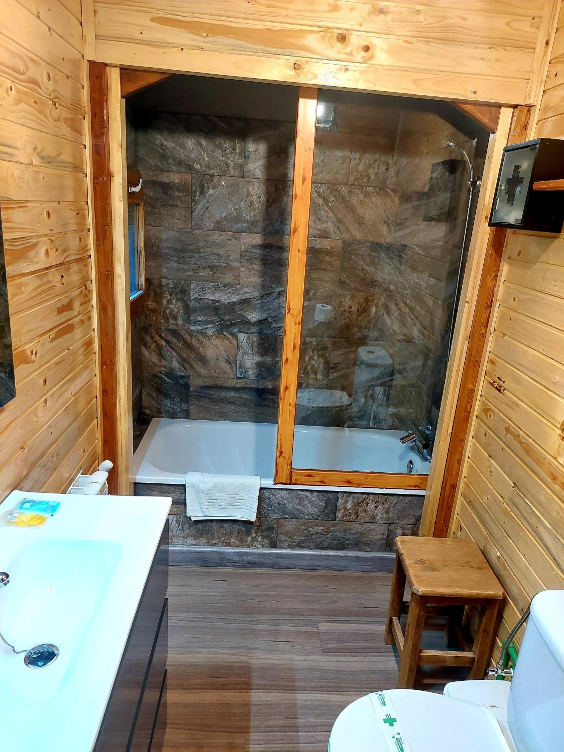 Photo 8