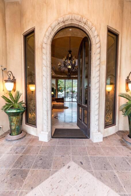 Camelback Mountain Mansion in Paradise Valley, AZ view 3