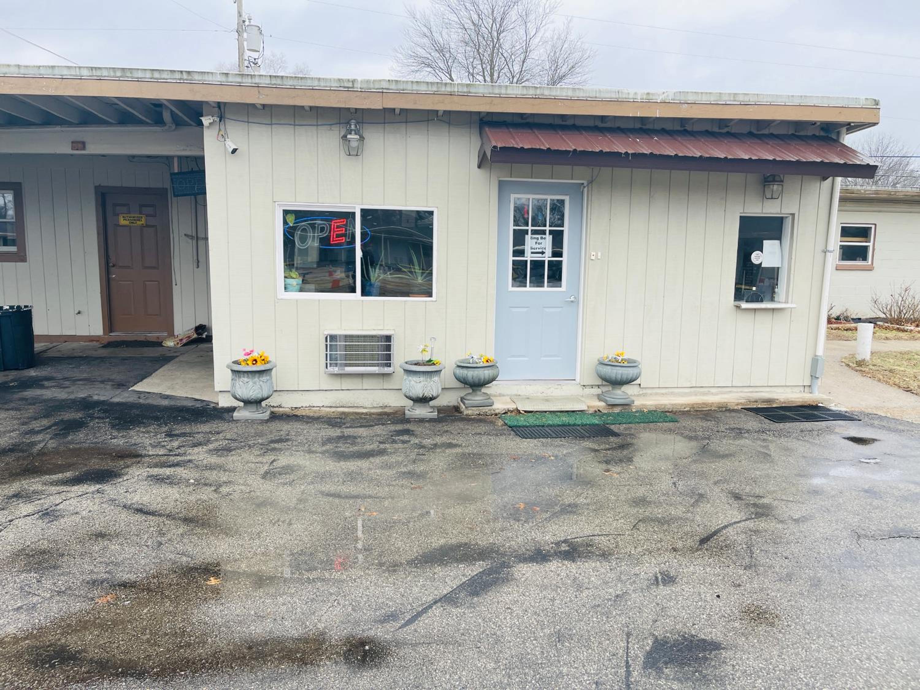 Woodridge Motel