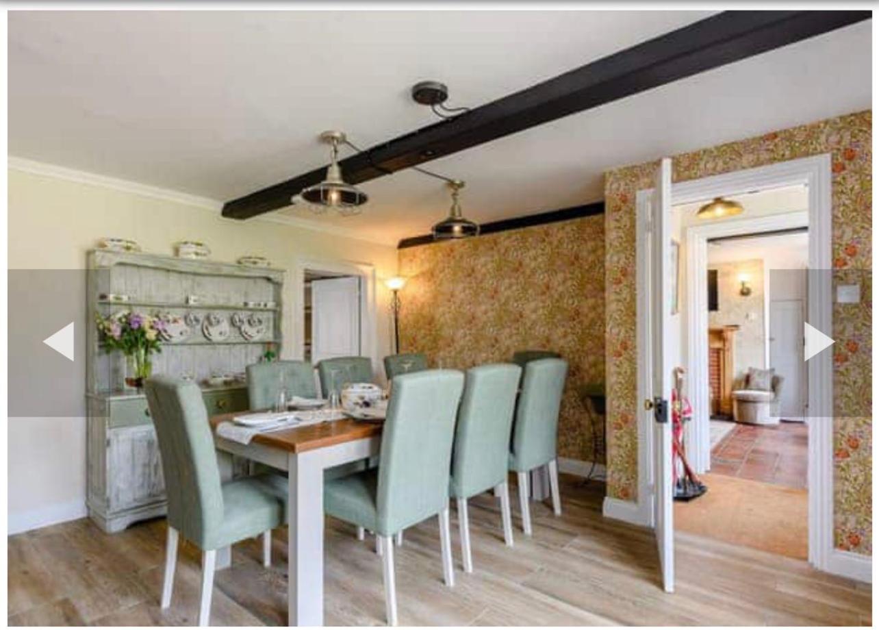 West Cottage. Central, beautiful, 2 mins to beach.