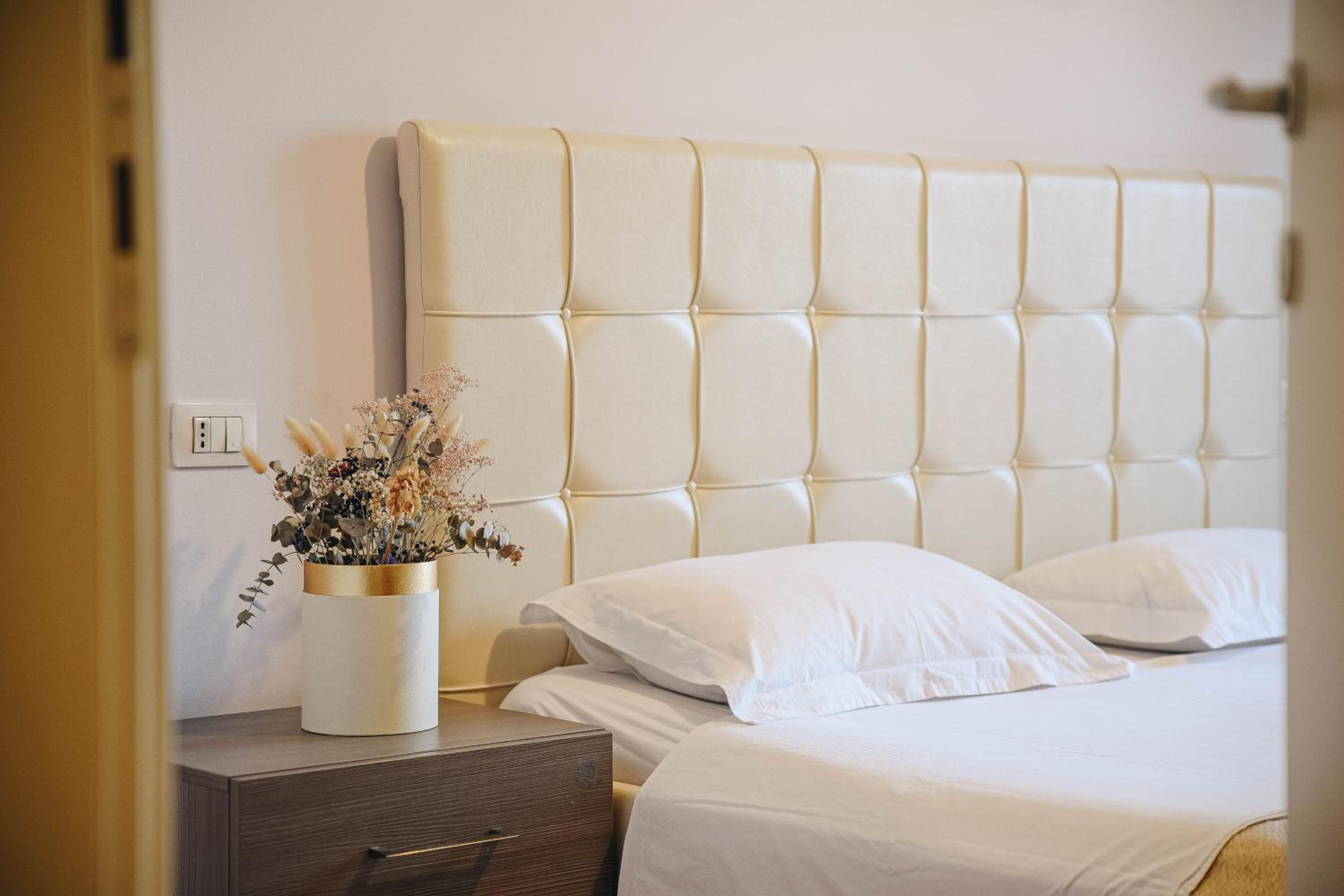 Cozy Rooftop Apartment - Your home, away from home!