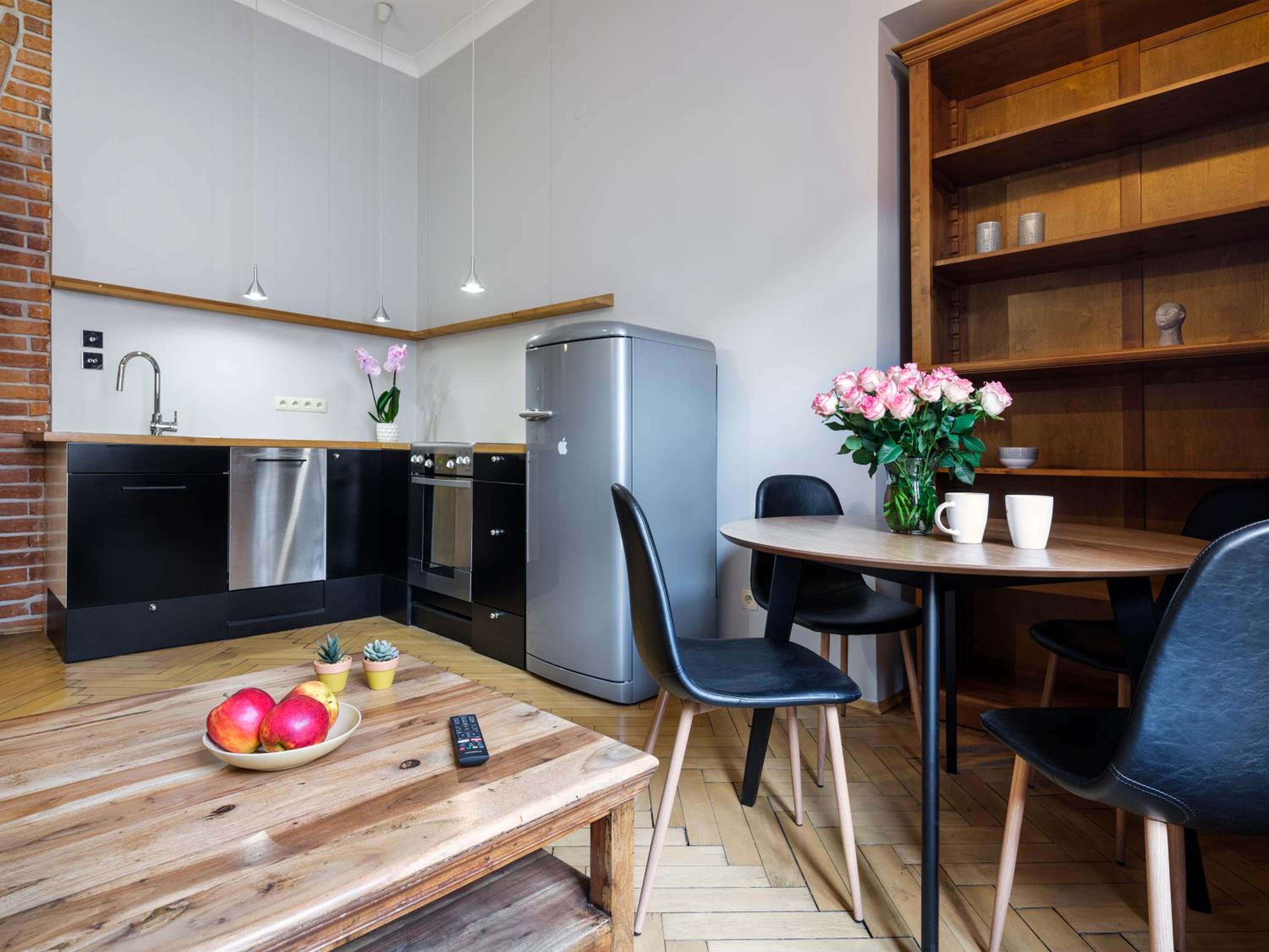 CracWoW Market Squere Apartment view 4